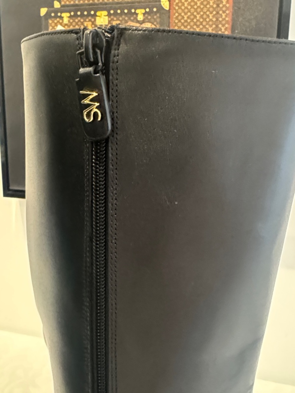 NWOT Stuart Weitzman ‘Celina’ Zip Boot. Ladies 7. - Picture 3 of 13